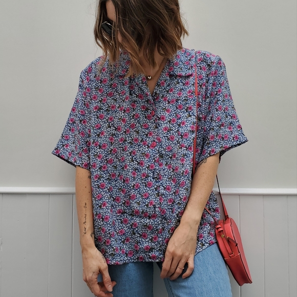 VINTAGE Floral Button-down Blouse - Picture 3 of 8